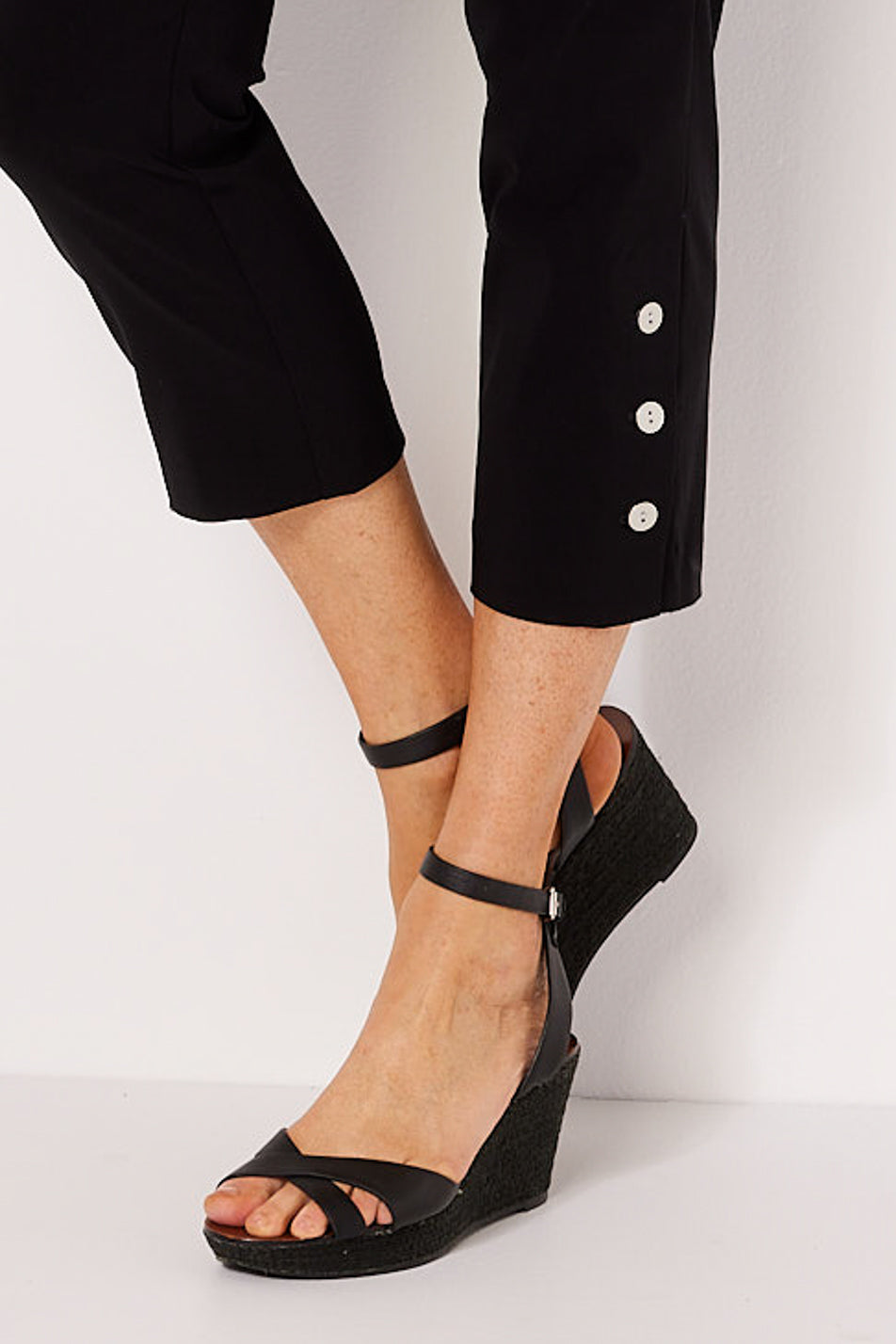 Chaucer 7/8 Button Hem Pant