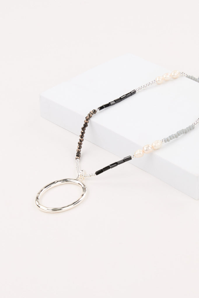 INDIE LONG NECKLACE