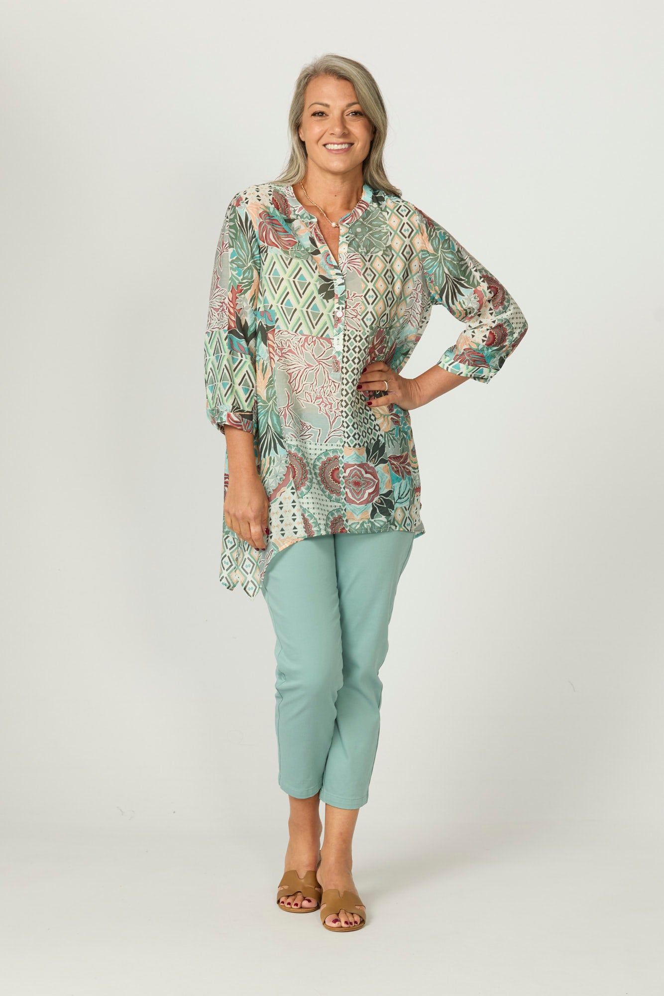 Zac 3/4 Sleeve Sharkbite Blouse