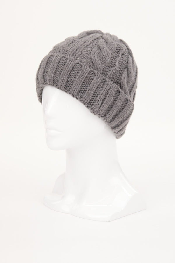 CABLE KNIT BEANIE