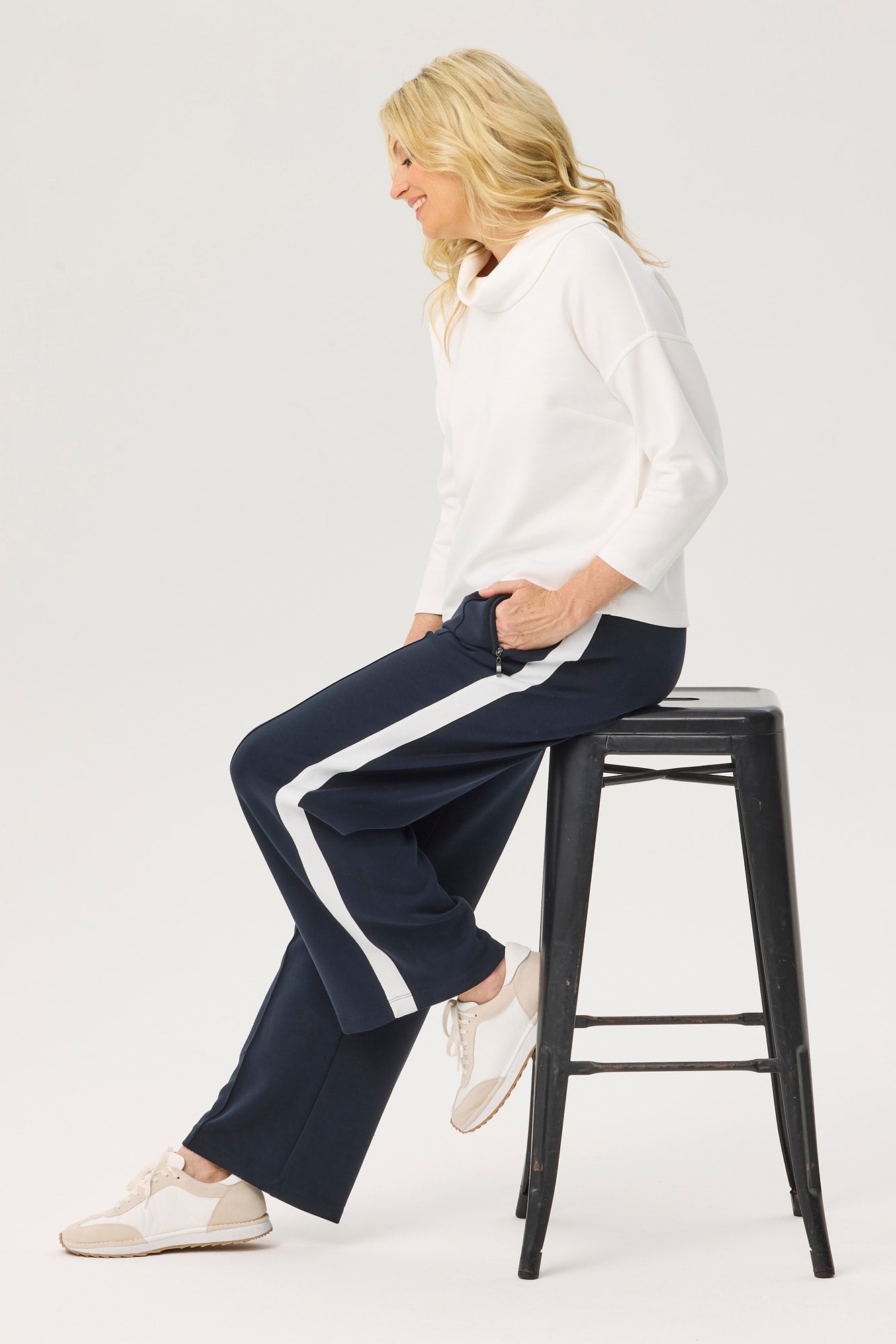 ENERGY SIDE STRIPE WIDE PANT