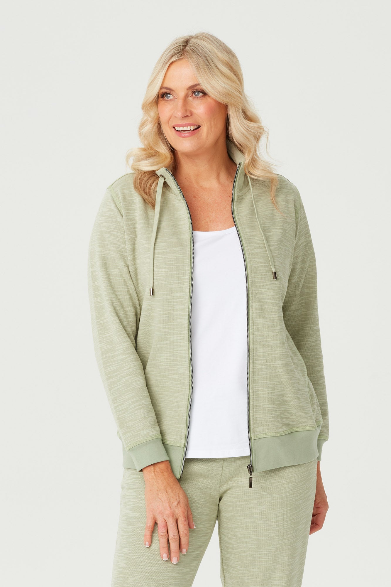 RETREAT ZIP UP JACKET