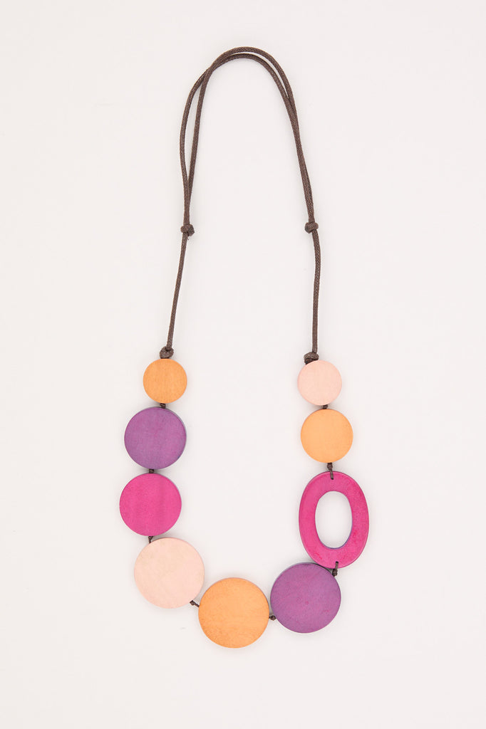 LAUREL WOODEN NECKLACE