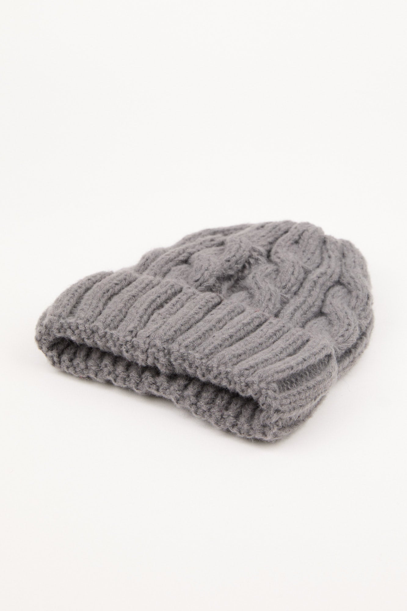 CABLE KNIT BEANIE