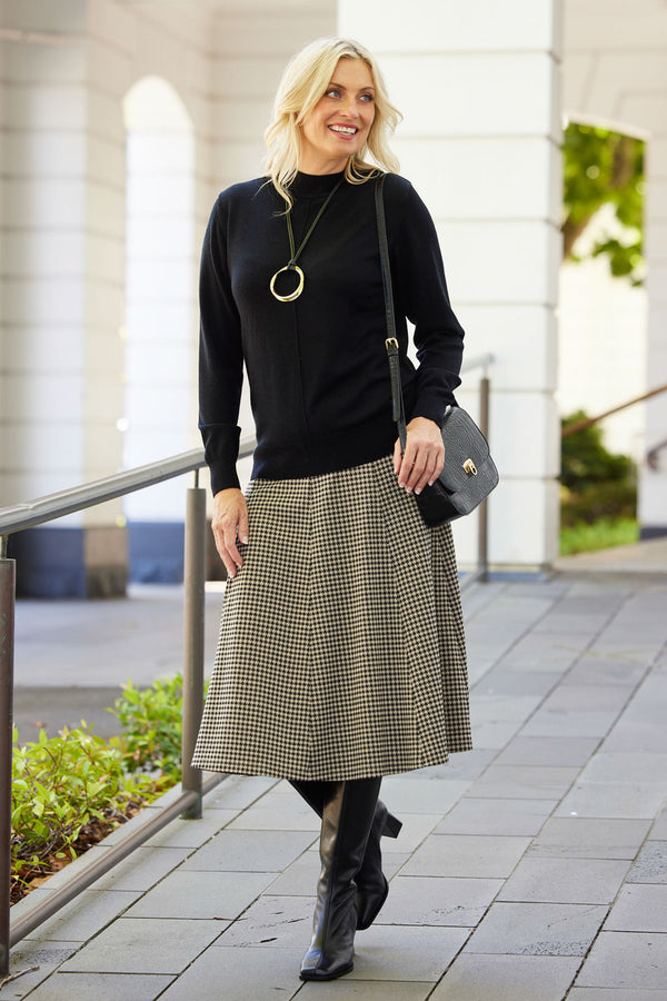 VIOLA TURTLE NECK SWEATER